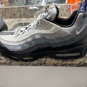 Nike Men's Air Max 95 Black and Gray Shoes